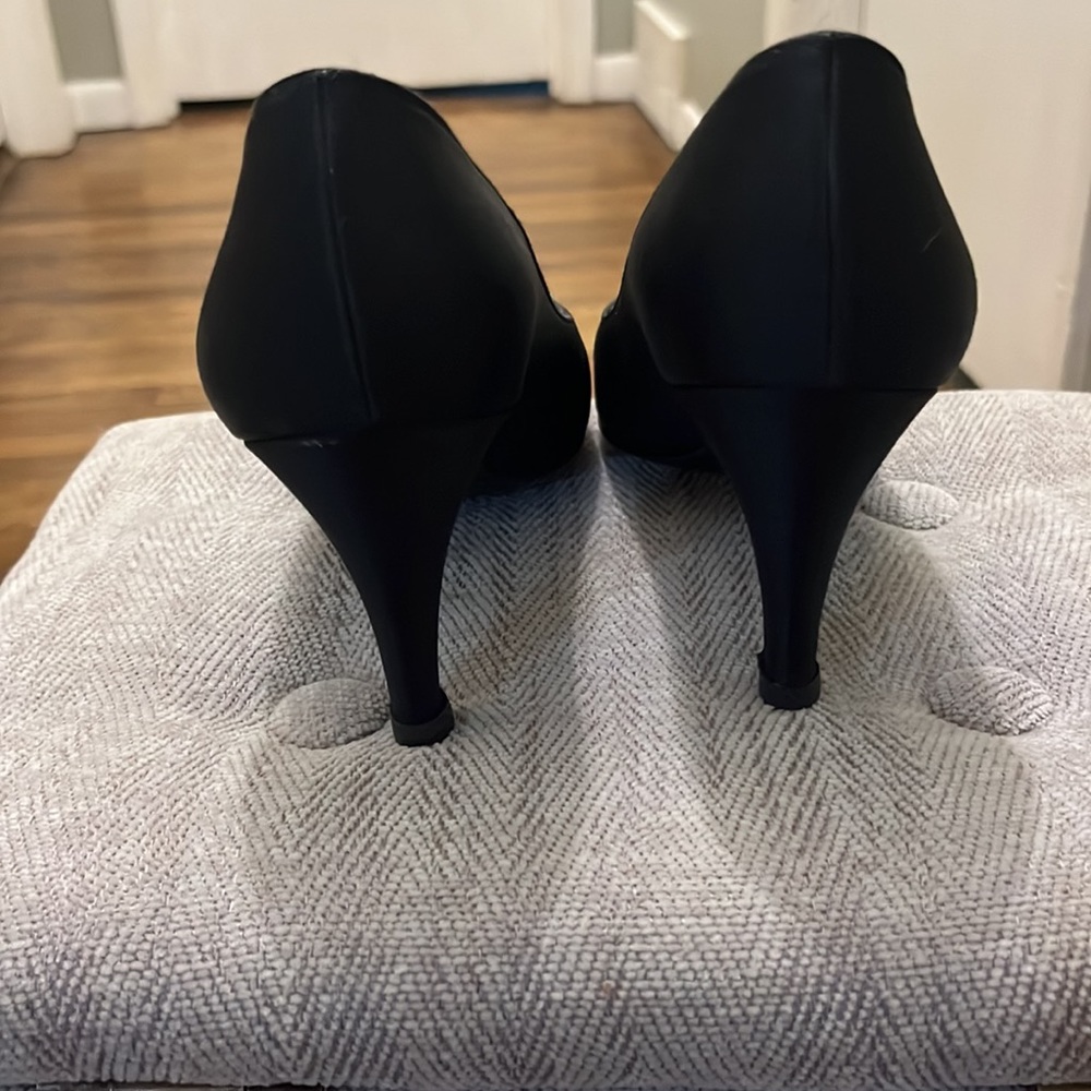 YSL Heels - Picture 7 of 7